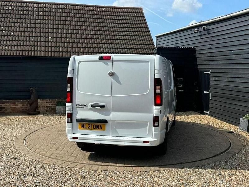 Used Renault Trafic Black Edition 2021 White MPV