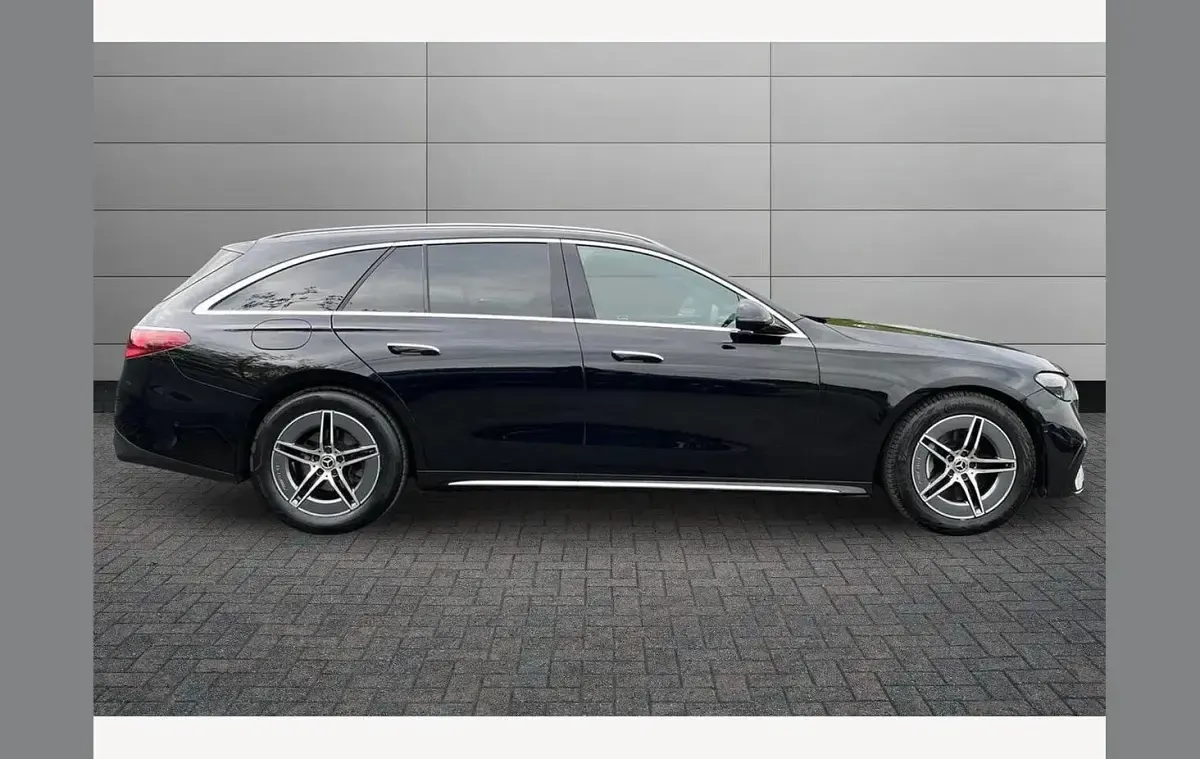 Used Mercedes E200 AMG line 200 HP (147 kW) 2025 Black Estate