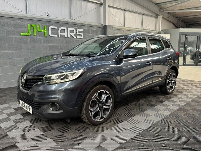 Grey Used 2016 Renault Kadjar Dynamique SUV | £5,995 (Fair price) - Image 1/3