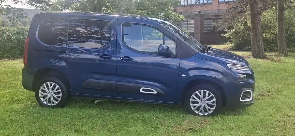 Used Citroën Berlingo Feel 2020 Blue MPV