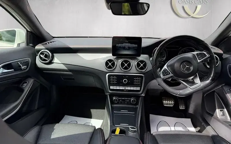 Used Mercedes GLA250 AMG line 211 HP (155 kW) 2018 White SUV
