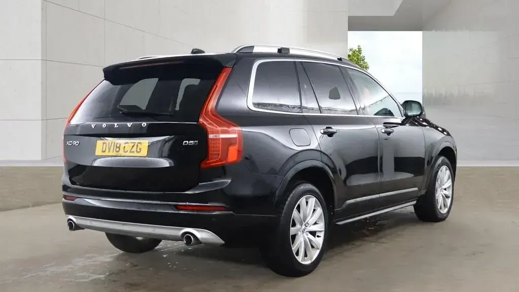 Used Volvo XC90 Momentum 2018 Black SUV