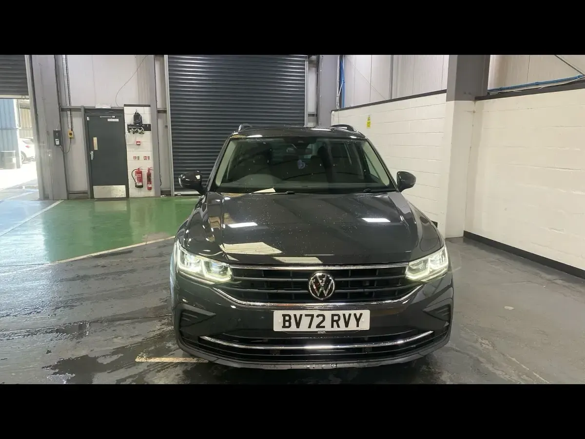 Used VW Tiguan Life 245 HP (180 kW) 2022 Grey SUV