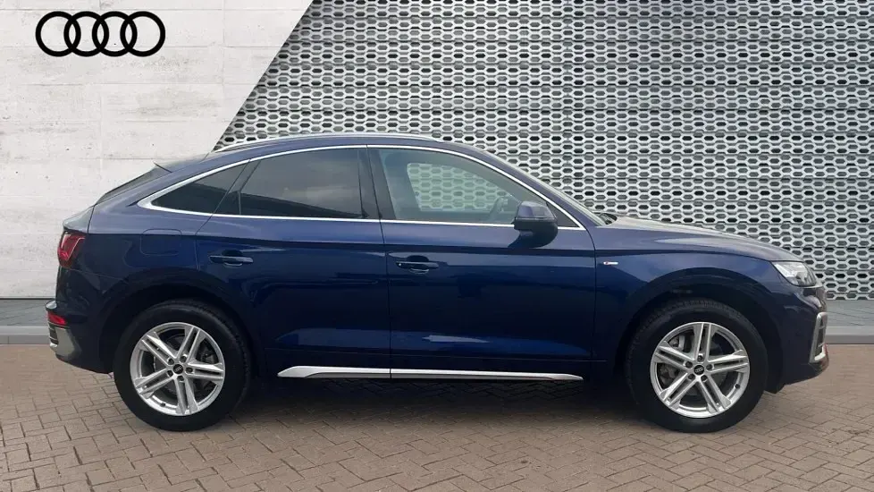 Used Audi Q5 S-Line 265 HP (194 kW) 2023 Blue SUV