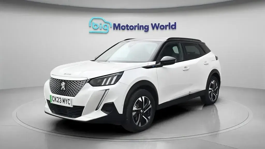 Used Peugeot e-2008 GT 100 kW (136 HP) 2023 White SUV