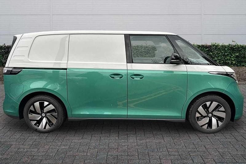 New VW ID. Buzz 250 kW (340 HP) 2025 Candy white / bay leaf green metallic MPV