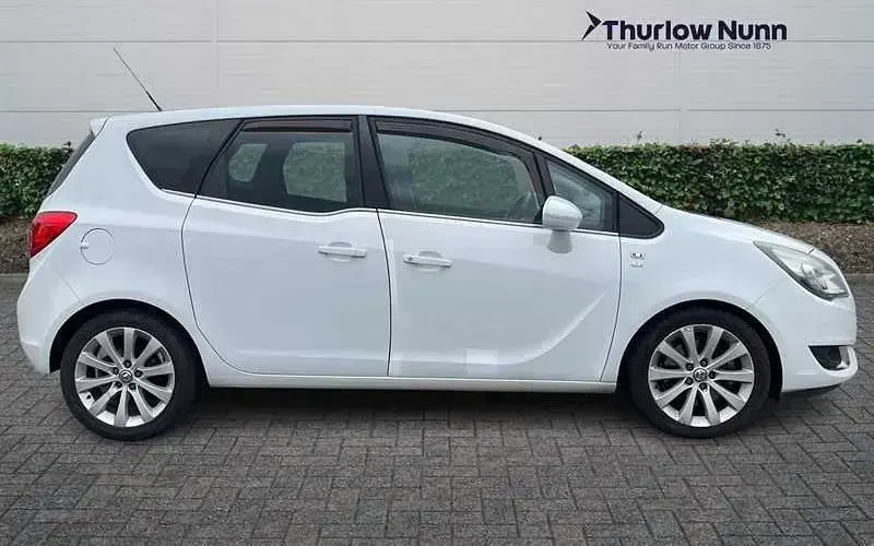Used Vauxhall Meriva 110 HP (80 kW) 2014 White MPV