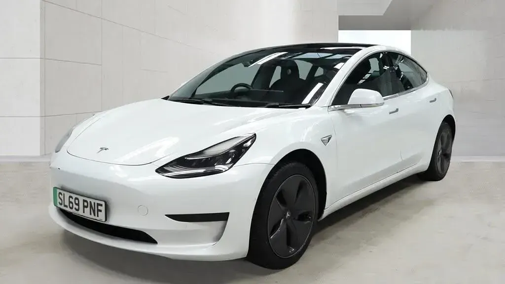 Usado Tesla Model 3 Standard Range 239 kW (325 CV) 2019 Blanco Berlina