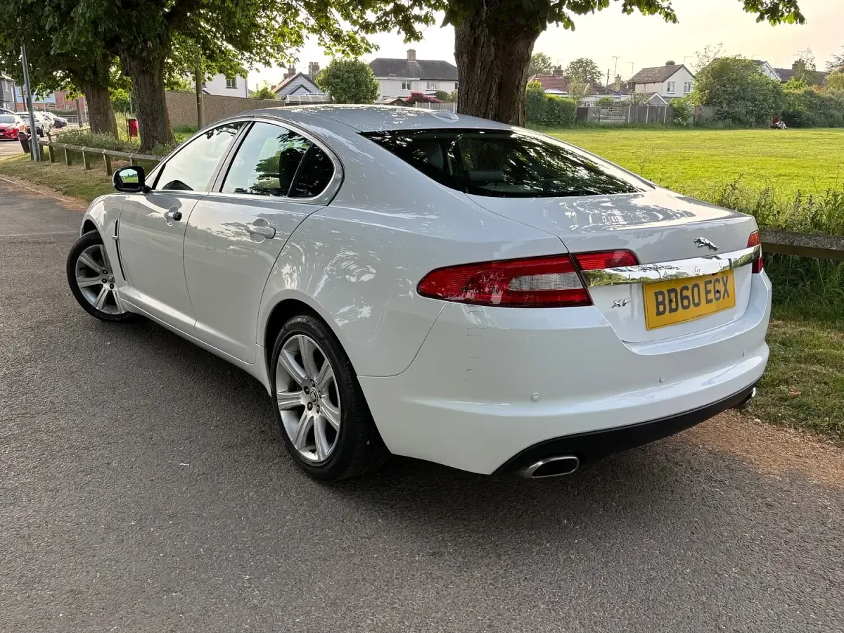 Usado Jaguar XF Luxury 2010 Branco Sedan