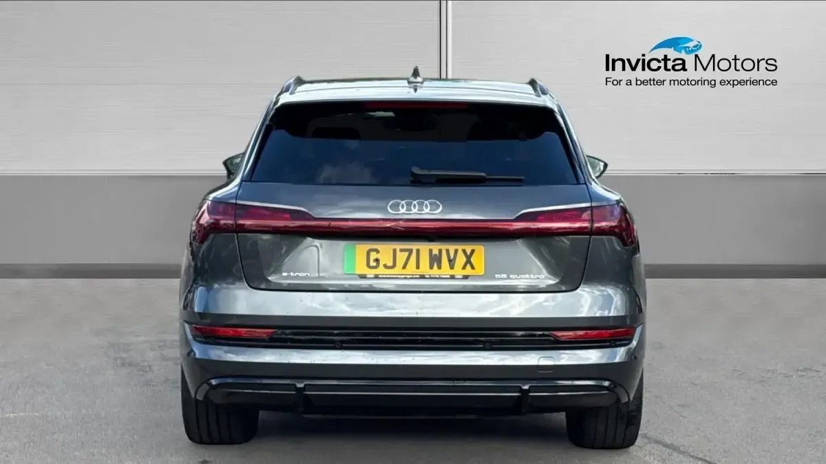 Second-hand Audi e-tron Black Edition 300 kW (408 CP) 2021 Gri SUV