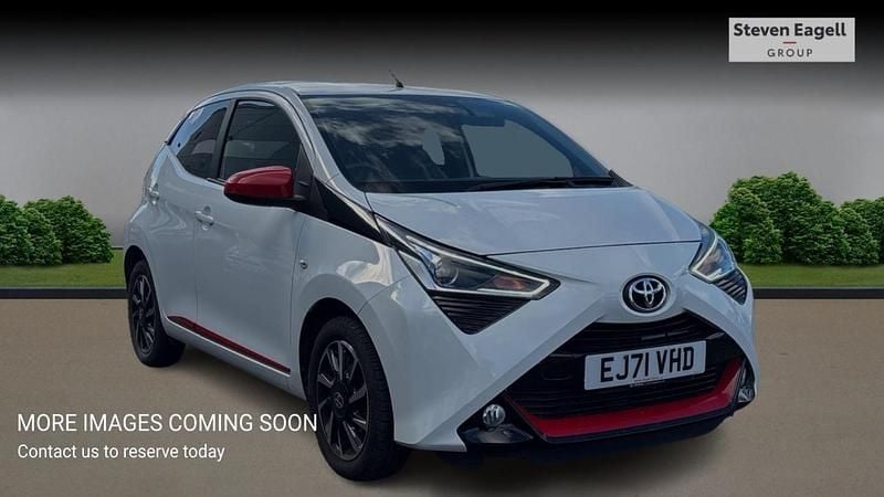 White Used 2022 Toyota Aygo Trend Hatchback | £11,377 (Fair price) - Image 1/4