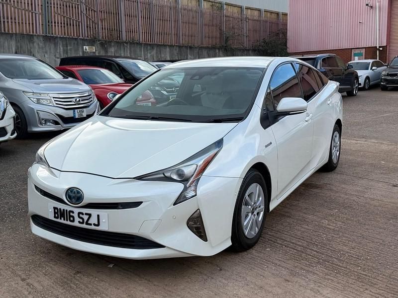 Used Toyota Prius Edition 2016 White Hatchback