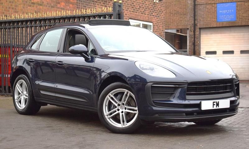 Used Porsche Macan 265 HP (194 kW) 2022 Blue SUV