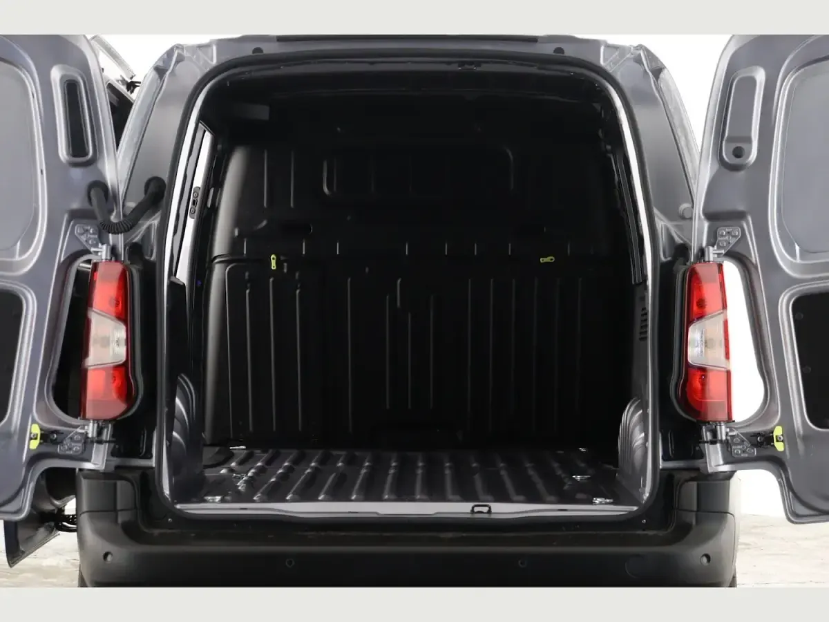 New Citroën Berlingo 100 HP (73 kW) 2026 Grey MPV