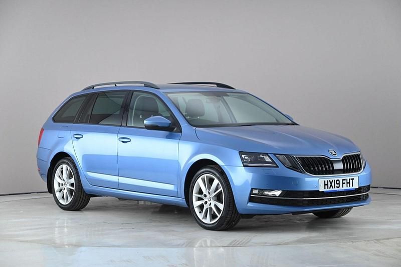 Used Skoda Octavia SE L 190 HP (139 kW) 2019 Blue Estate