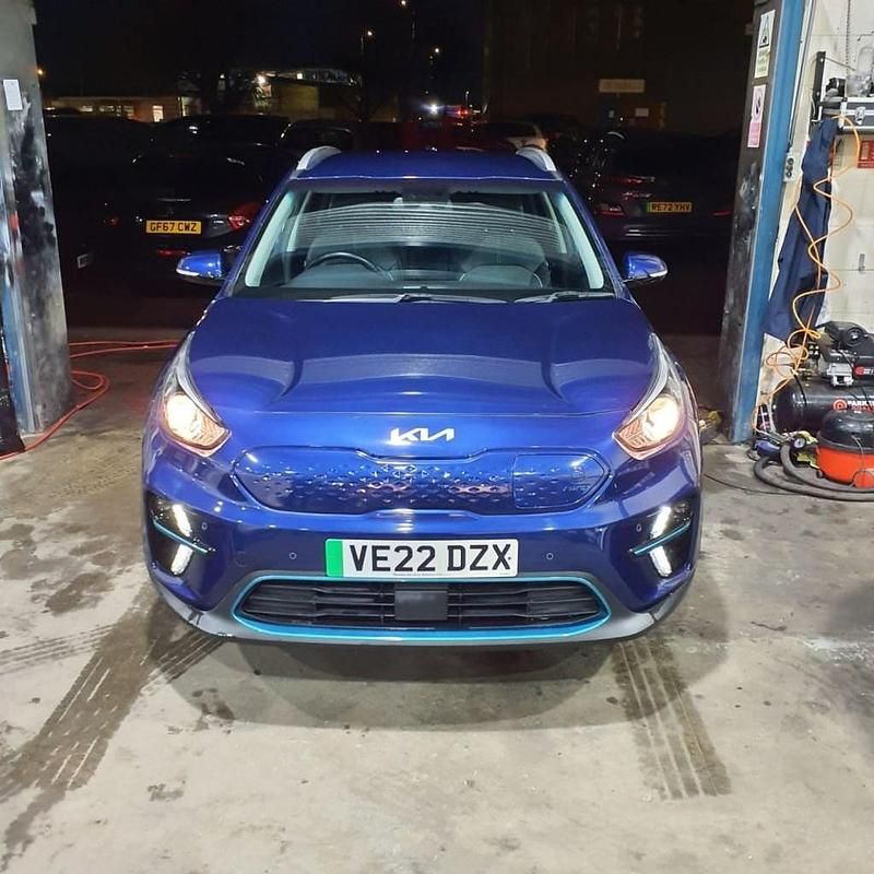 Used Kia Niro 147 kW (201 HP) 2022 Blue SUV
