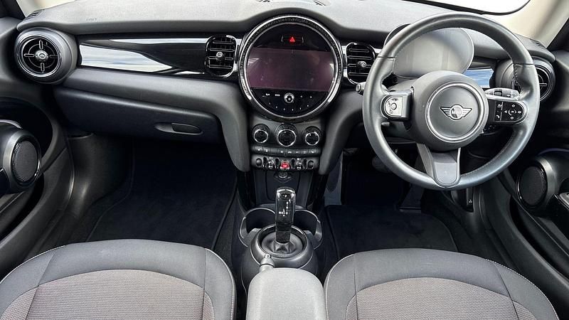 Używany Mini ONE Classic 101 KM (74 kW) 2021 Szary Hatchback