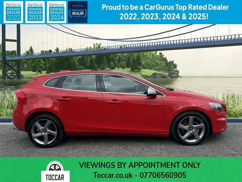 Begagnad Volvo V40 R-Design 120 HK (88 kW) 2015 Röd Halvkombi