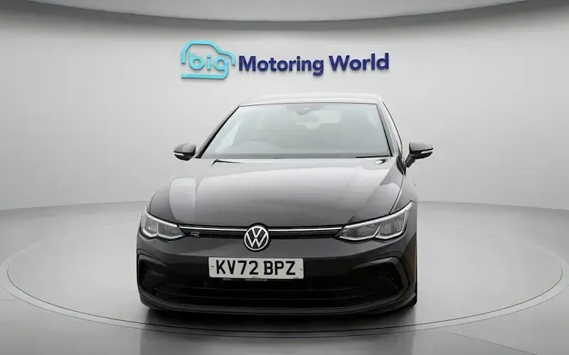 Usado VW Golf VIII R-line 131 HP (96 kW) 2024 Citadino