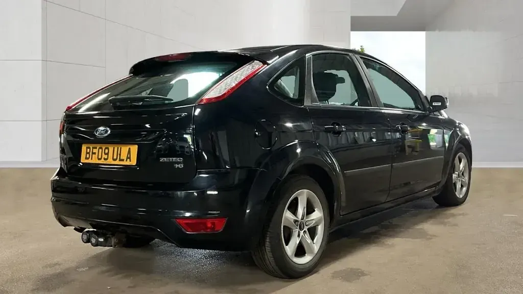 Used Ford Focus Zetec 110 HP (80 kW) 2009 Black Hatchback