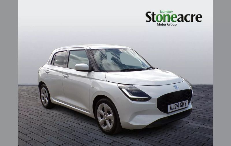 White Used 2024 Suzuki Swift Hatchback | £17,495 (Expensive) - Image 1/4