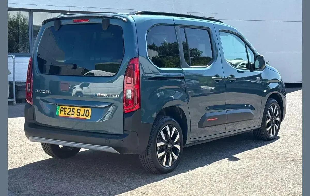 Used Citroën Berlingo 98 kW (134 HP) 2025 Blue MPV