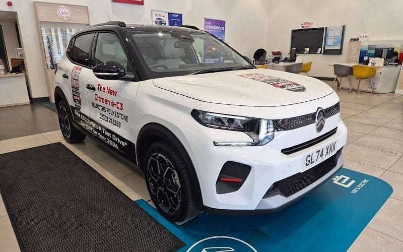 White New 2024 Citroën e-C3 Hatchback | £21,995 (Fair price) - Image 1/4
