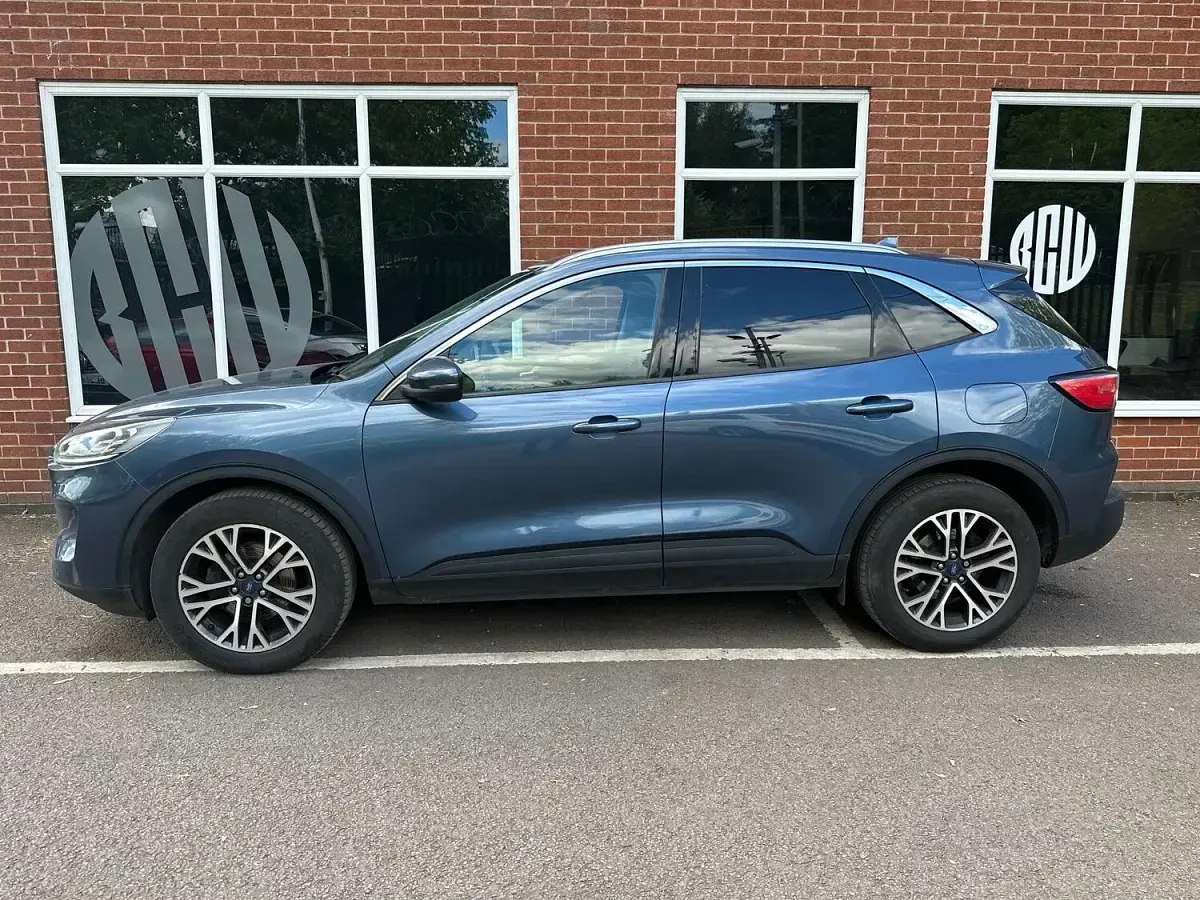 Used Ford Kuga Titanium 120 HP (88 kW) 2021 Blue SUV