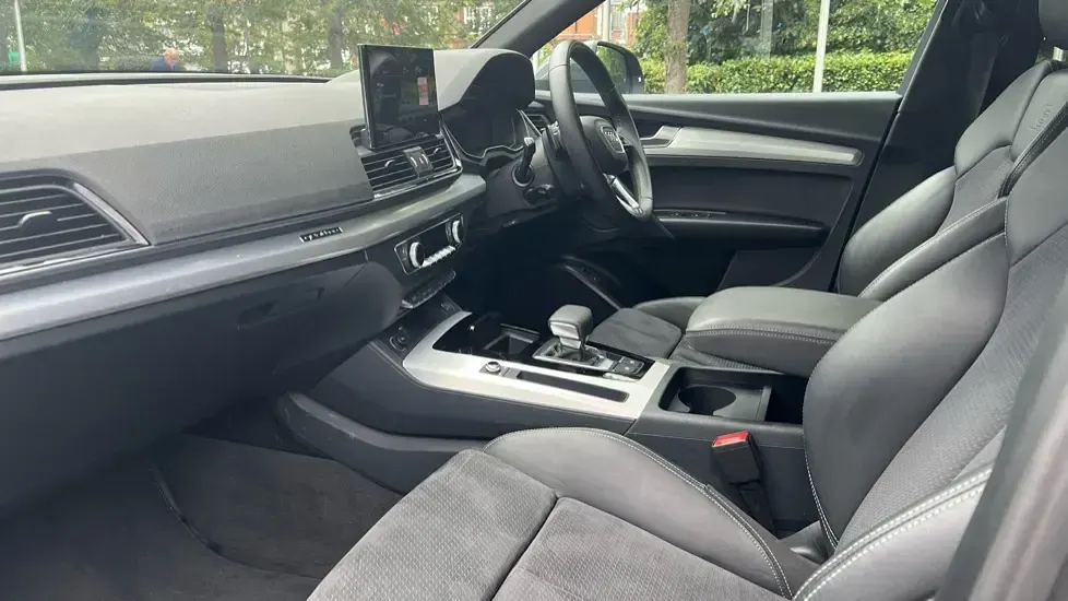 Used Audi Q5 S-Line 204 HP (150 kW) 2024 Grey SUV
