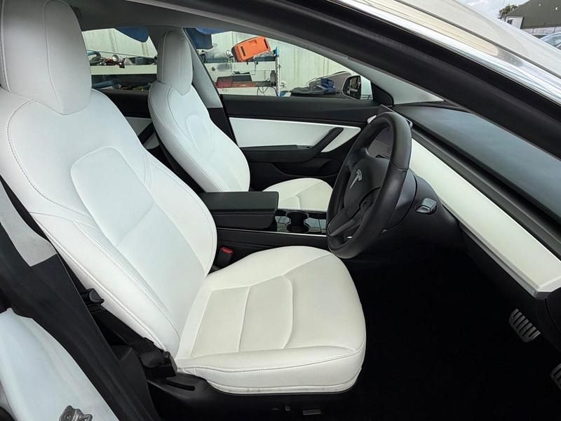 Used Tesla Model 3 Performance 82 kW (112 HP) 2019 White Sedan