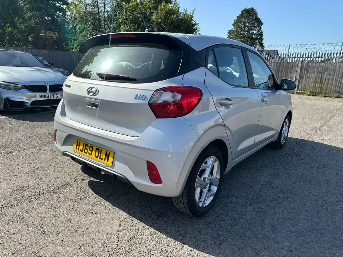 Used Hyundai i10 SE 84 HP (61 kW) 2020 Silver Hatchback
