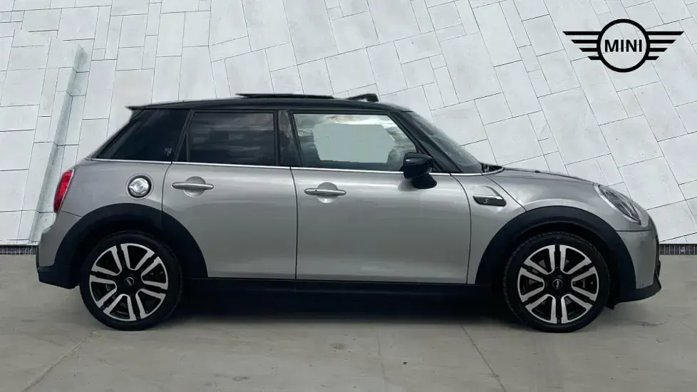 Used Mini Cooper S Exclusive 176 HP (129 kW) 2023 Silver Hatchback