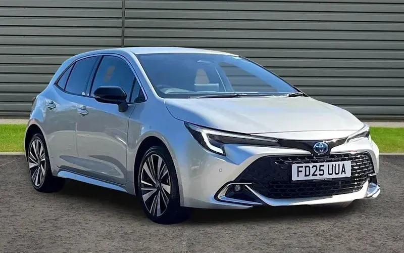 Used Toyota Corolla Design 140 HP (102 kW) 2025 Hatchback