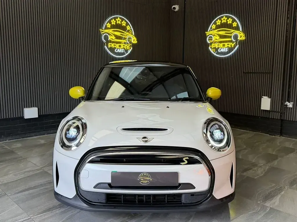 Used Mini Cooper SE Hatch 135 kW (184 HP) 2023 White Hatchback