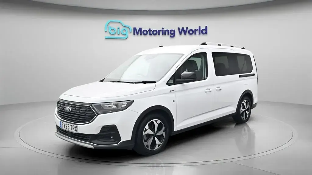 Used Ford Grand Tourneo Connect Active 122 HP (89 kW) 2023 White MPV