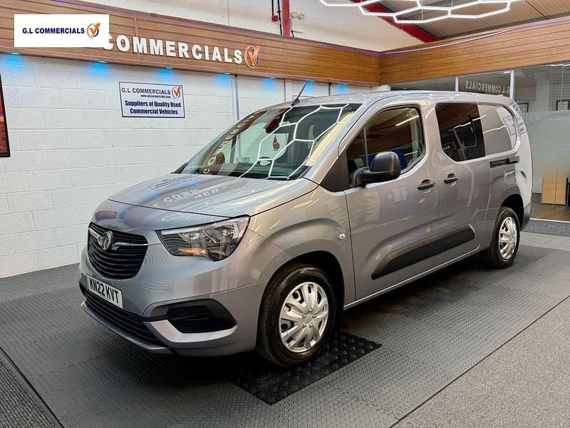 Used Vauxhall Combo 100 HP (73 kW) 2022 Grey MPV