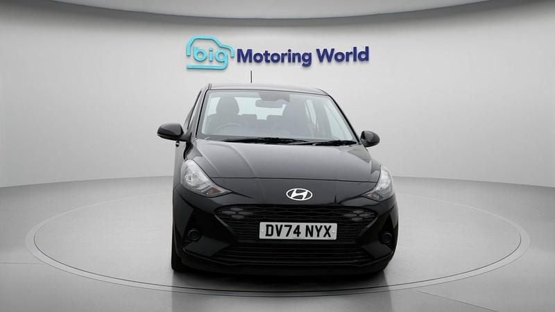 Used Hyundai i10 Advanced 62 HP (45 kW) 2024 Black Hatchback
