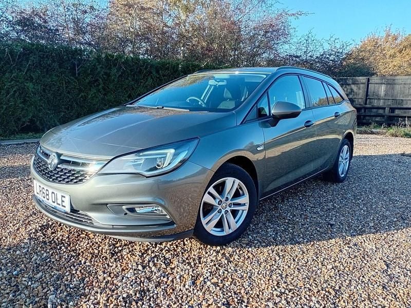 Grey Used 2024 Vauxhall Astra Design Edition | £8,495 - Image 1/4