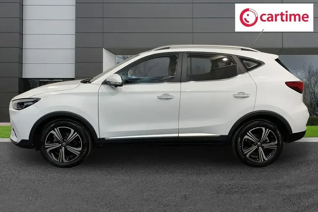 Używany MG ZS Excite 106 KM (77 kW) 2023 Biały SUV