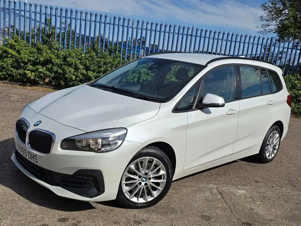 Used BMW 218 Sport Line 2019 White Estate