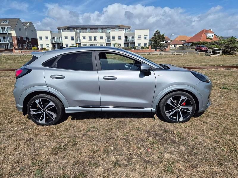 Solar silver metallic Used 2023 Ford Puma Gen-E ST-Line X Hatchback | £22,995 - Image 1/4
