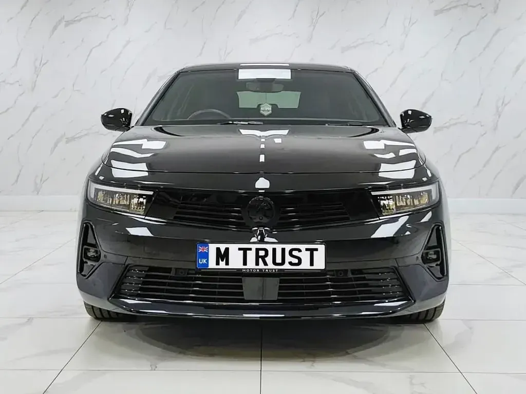 Second-hand Vauxhall Astra S 130 CP (95 kW) 2024 Negru Break