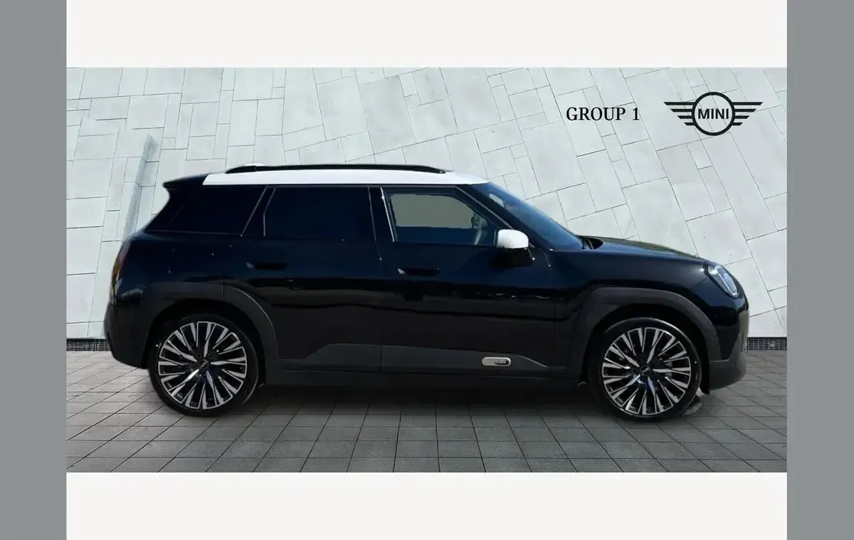 New Mini Aceman Exclusive 135 kW (184 HP) 2026 Black SUV
