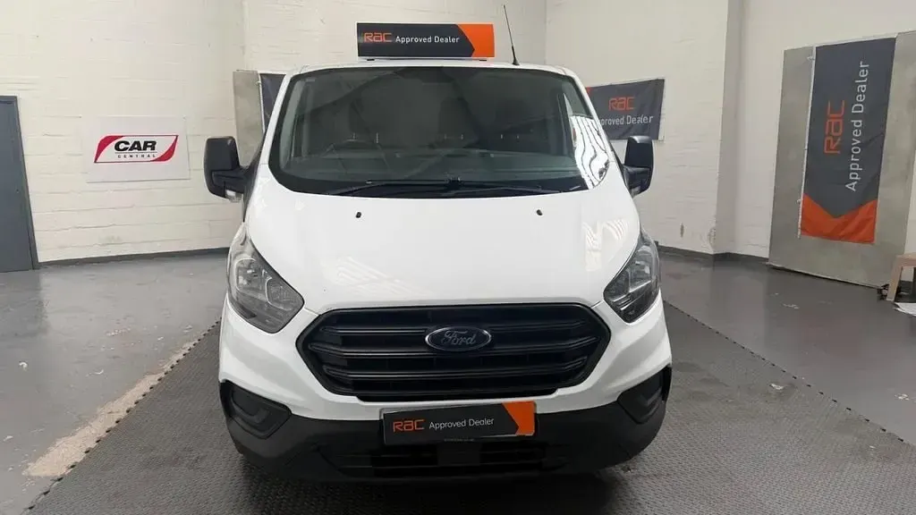 Used Ford Transit Custom 105 HP (77 kW) 2019 White Van