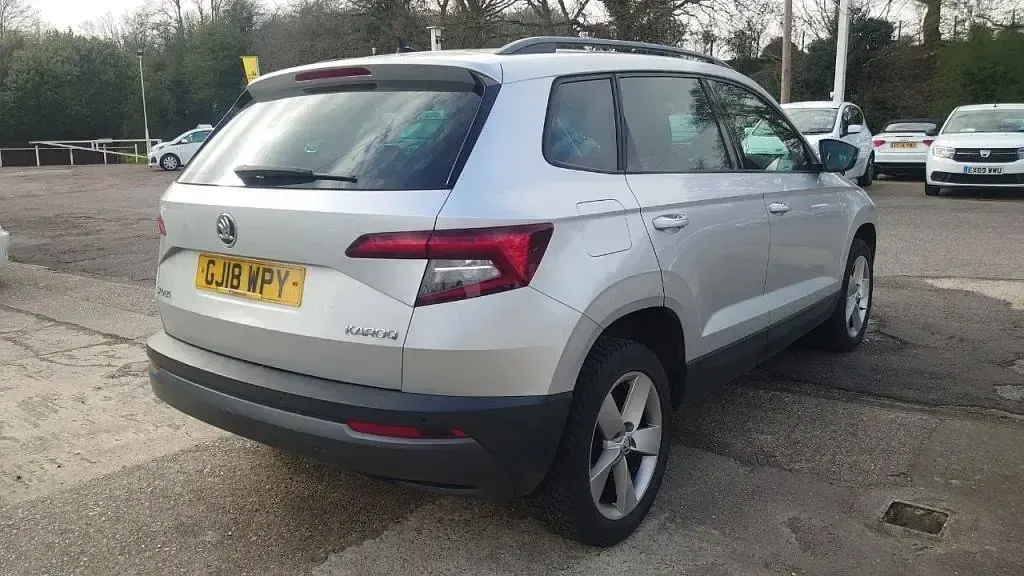 Używany Skoda Karoq SE 115 KM (84 kW) 2018 Srebrny SUV