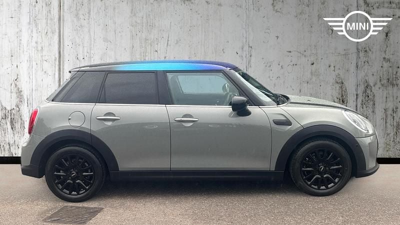 Usado Mini Cooper Classic 136 CV (100 kW) 2022 Gris Utilitario