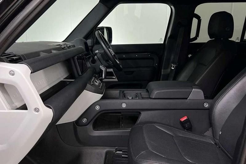 Used Land Rover Defender SE Dynamic 245 HP (180 kW) 2023 Black SUV