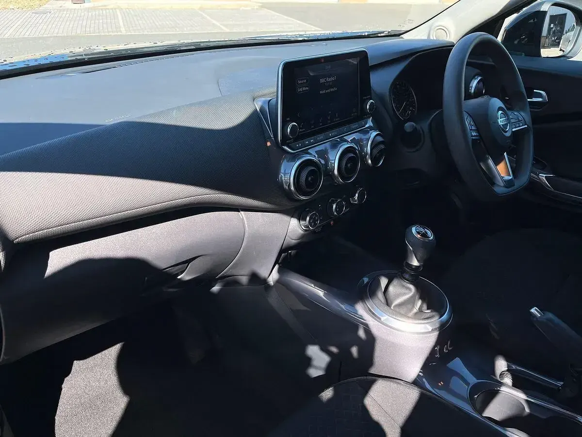 Używany Nissan Juke Acenta 114 KM (83 kW) 2022 Czarny SUV