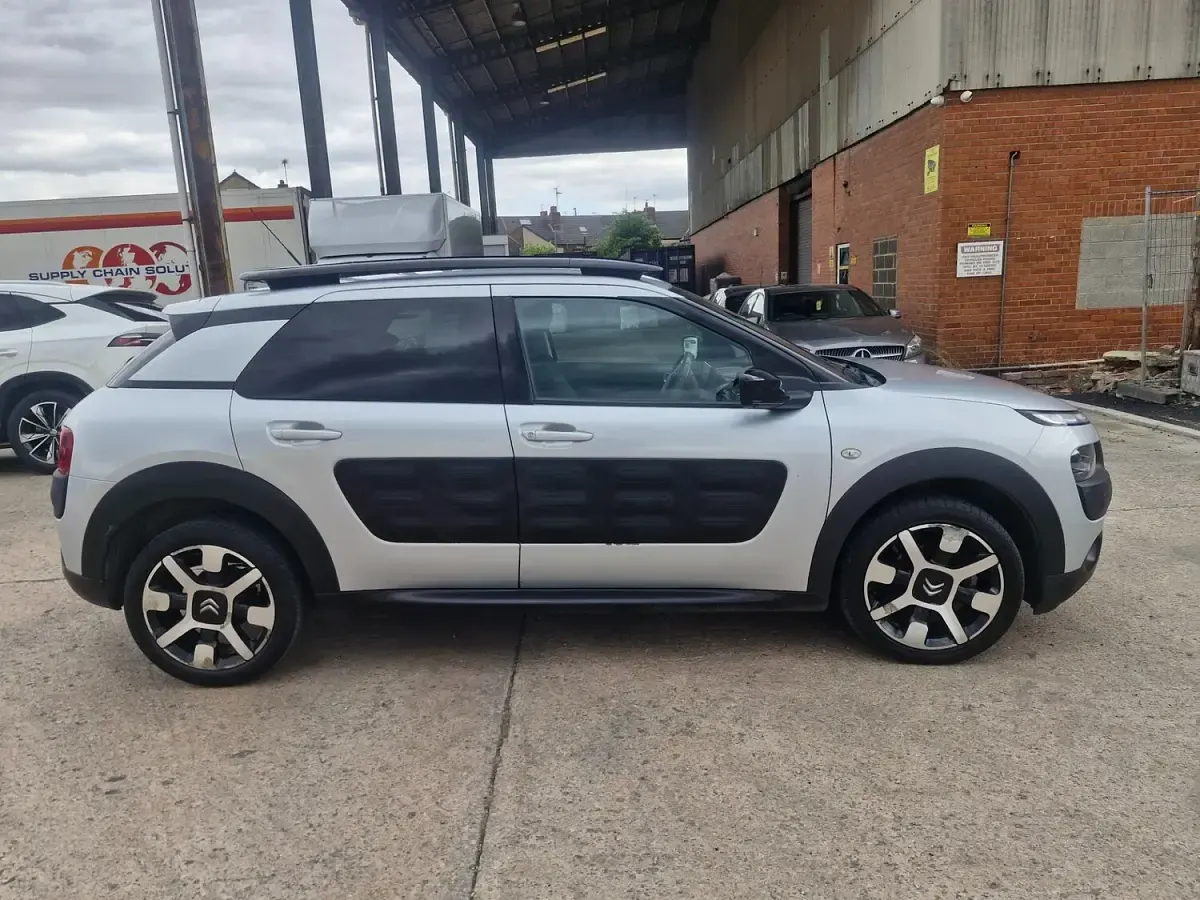 Used Citroën C4 Cactus Flair 2017 Silver Hatchback
