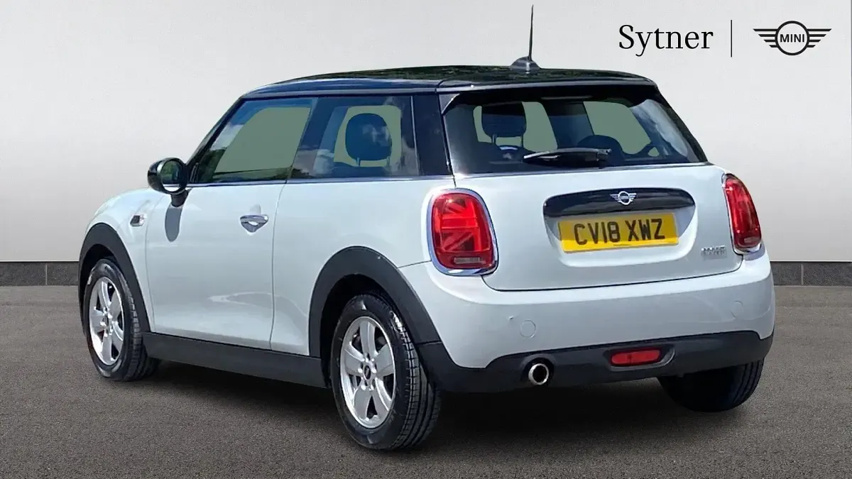 Used Mini Cooper Hatch 134 HP (98 kW) 2018 Silver Hatchback